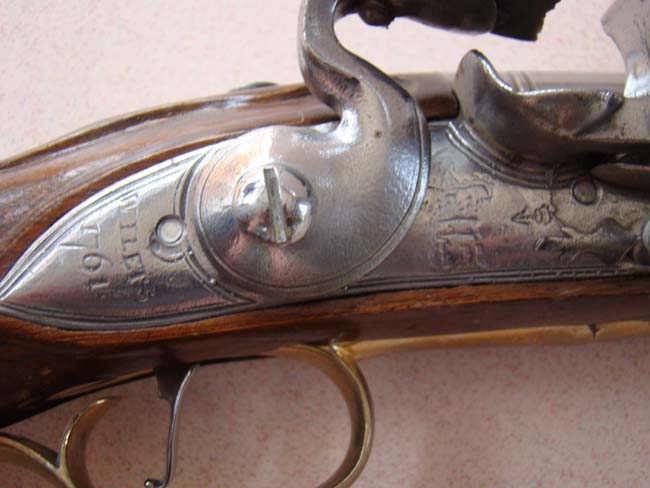 A fine reproduction of an 18th century British heavy dragoon flintlock pistol — image 2